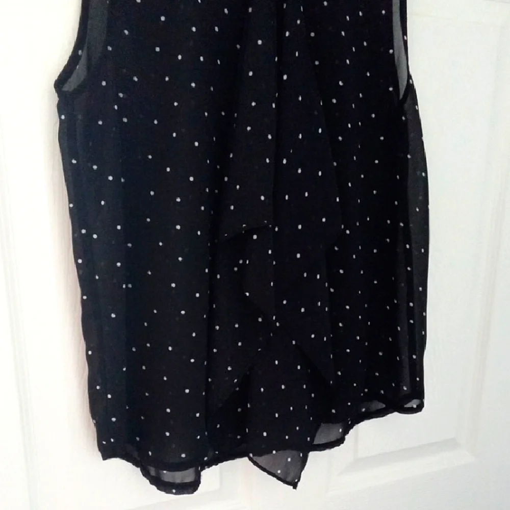Molly Bracken Women's Black Blouse with White Dots and Front Ruffle Medium - Picture 5 of 12